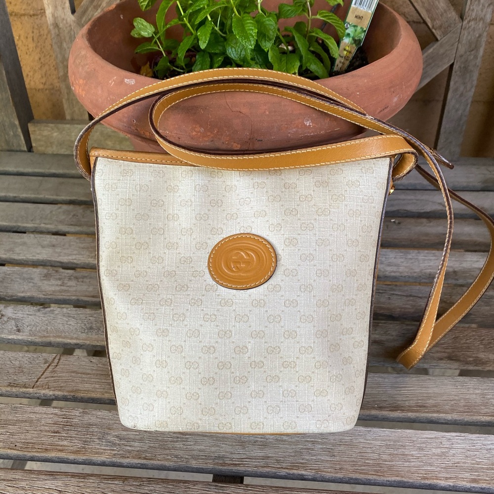 😍Vintage Small Coated Canvas Micro GG Gucci bag😍❤️💲LAST PRICE💲❤️